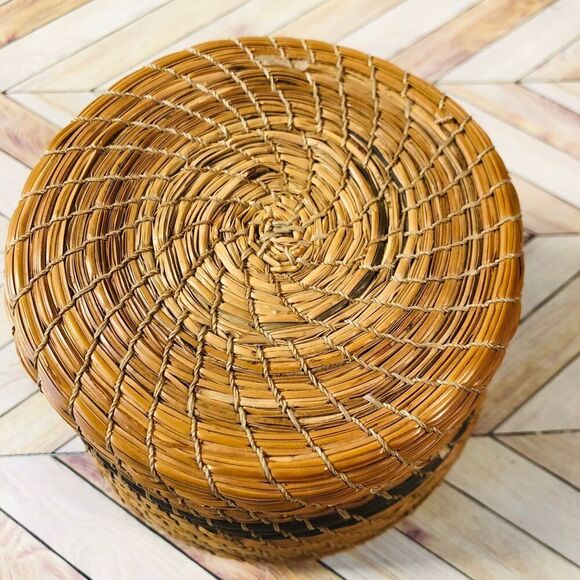 Small Mexican Woven Basket with Lid - Picture 6 of 6